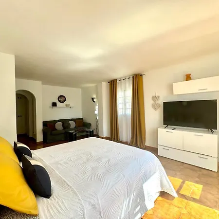 Torviscas Apartman *